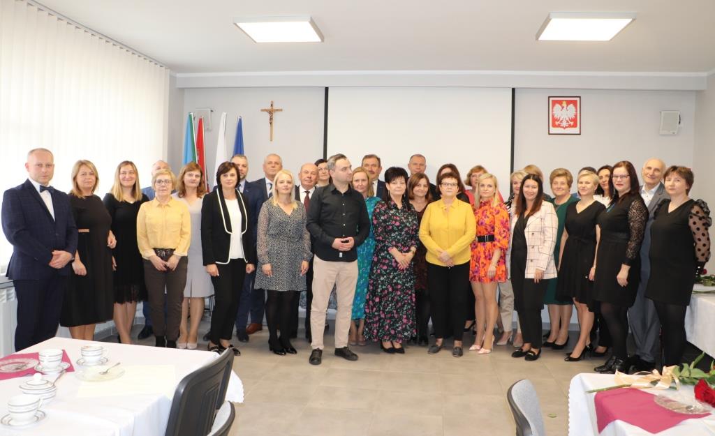 Nagrodzeni nauczyciele i pracownicy szkoły