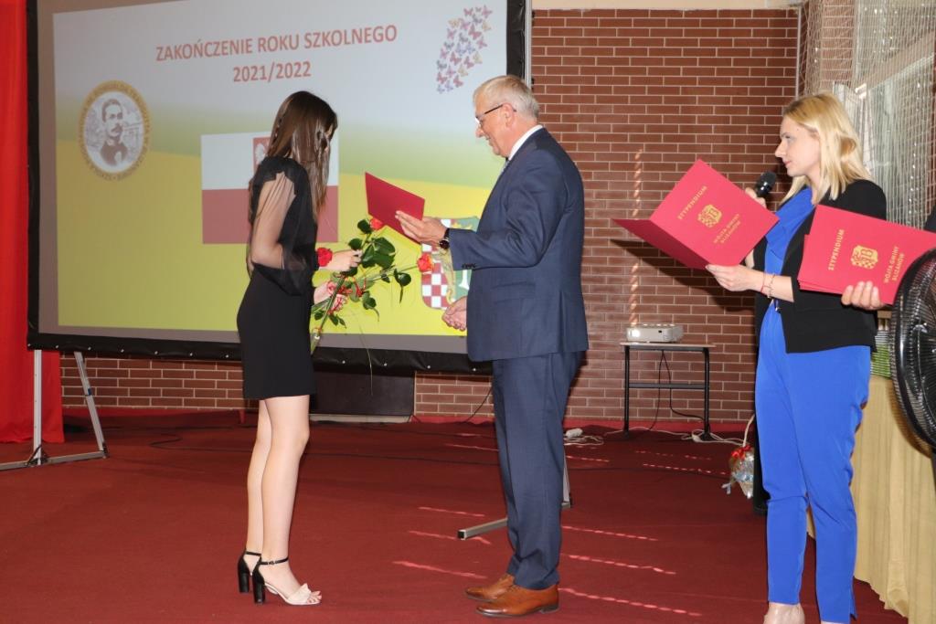 Stypendia i nagrody na wakacje
