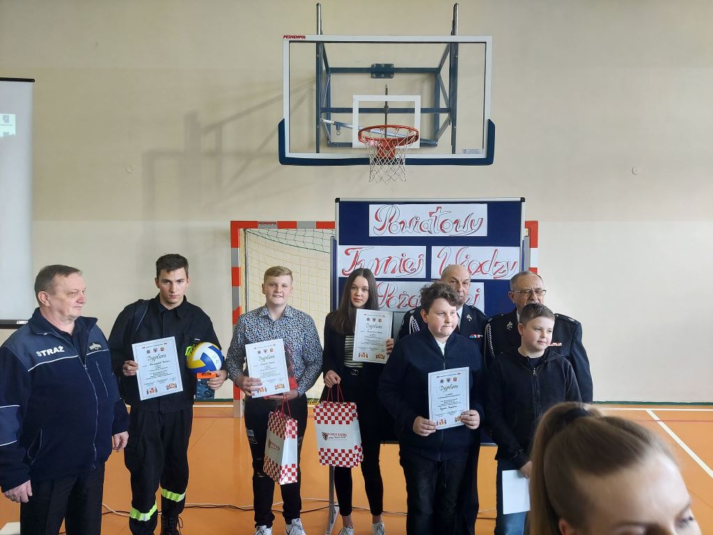 Powiatowy Turniej Wiedzy Pożarniczej w Iwanowicach