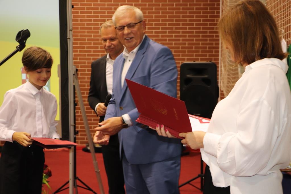 Nagrody i stypendia z życzeniami udanych wakacji