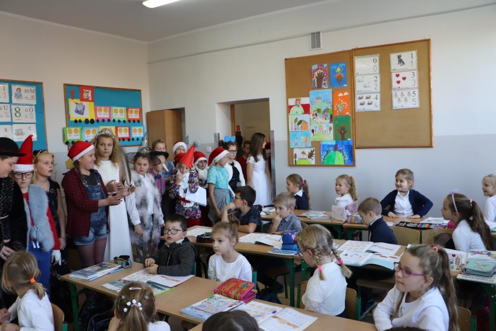 Pasowani na czytelników biblioteki szkolnej