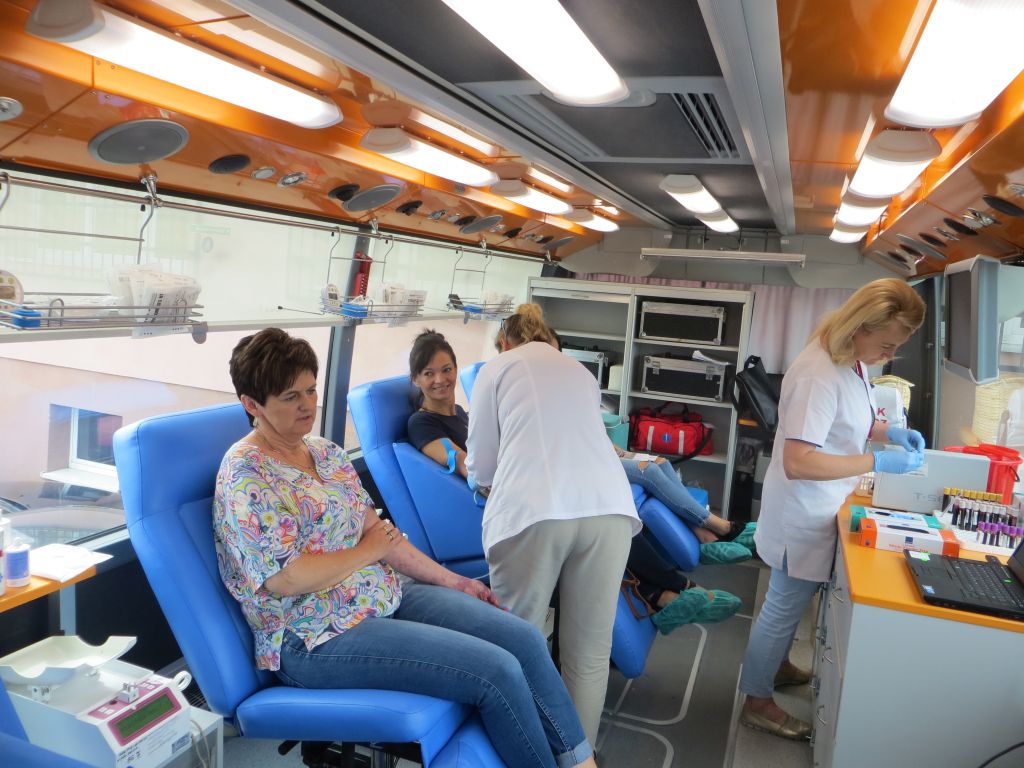 Akcja oddawania krwi po raz pierwszy w ambulansie