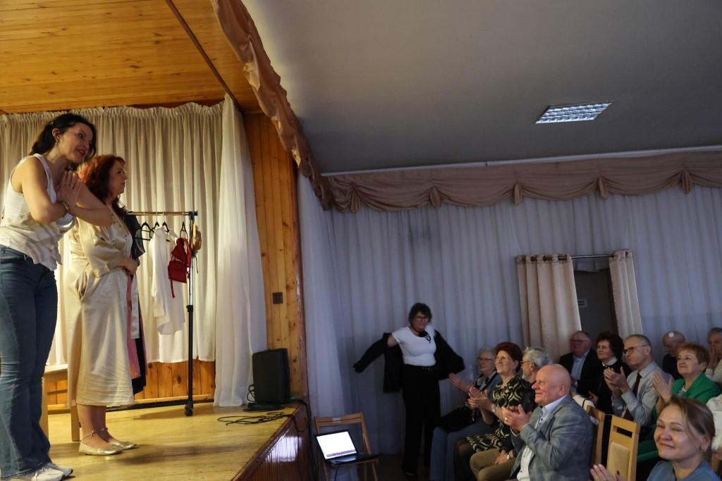 Aktorki z Teatru Jedyny Taki wystąpiły dla seniorów w Blizanowie